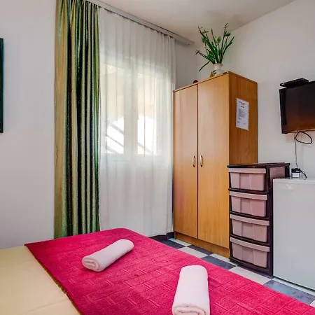 Apartment Stars Ii *